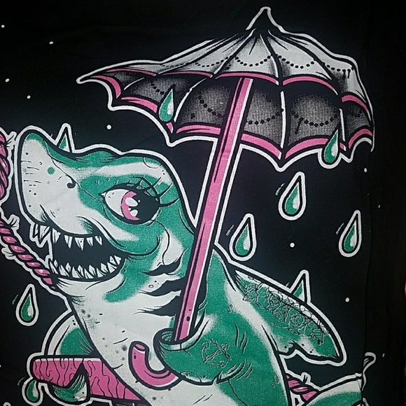 Too Fast Fiona Fin Shark on Anchor Holding Umbrella Top Heart Shape Cutout Back - Picture 6 of 8